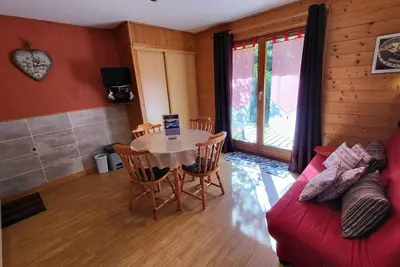 Image de À 300m des pistes de ski, étage -1, vue forêt, terrasse, télévision, casier à ski, 31m², La Tania