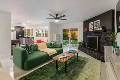 Image de Modern Oasis~Hot Tub~King Bed~Large Backyard~Wigwam Resort~Statefarm Stadium