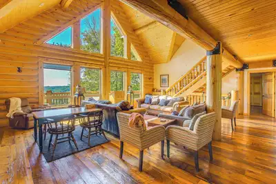 Image de Secluded Iowa Home Near Hiking & Fishing!