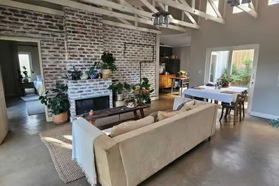 Image de Stylish Secure House in Upmarket Parktown North
