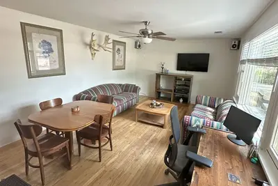 Image de Csu Hideaway on Myrtle St. – Walk to Campus & Old Town