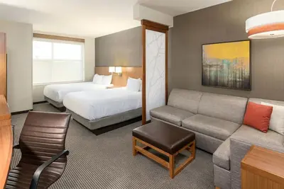 Image de Shopping and Dining in Downtown Greenville! Swimming Pool, Pets Allowed!
