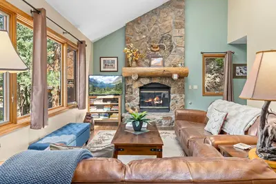 Image de New! McDermott Base Camp by Estes Park Homes