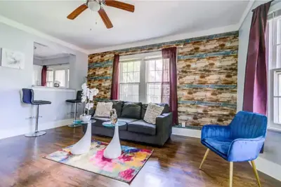 Image de Cozy King bed and Queen Sofa bed Apt