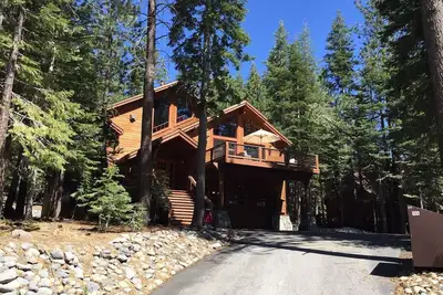 Image de New Executive Retreat - Beautiful 4-bedroom Munich House in charming Truckee