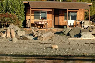 Image de 2br Classic+ Beachfront Cabin on world class west-facing beach!