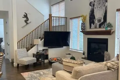 Image de Luxury Townhome located in West Ketchum. Short walk to Ski Lifts and town!