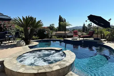 Image de Healing Retreat Getaway! Salt water pool, jacuzzi, lawn bowls, goat yoga
