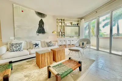 Image de Luxury in the Tropics - Cozy 2-bedroom - King Bed - Sleeps 6