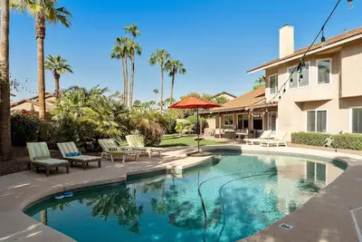 Image de N. Scottsdale Retreat- Spacious and Family friendly!