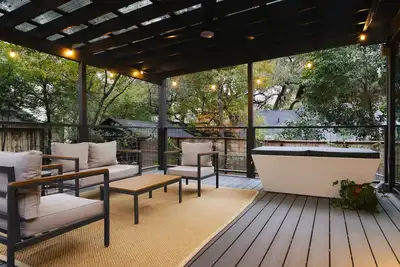 Image de Spa Haven with Sauna and Cold Plunge