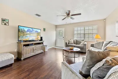 Image de 3br Coastal Escape Near Beaches, Golf & Shops