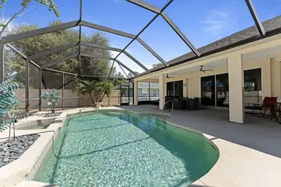 Image de Cozy Escape: North Port 3br with Pool