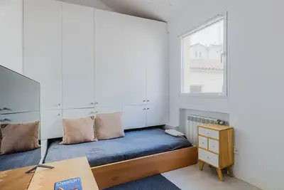 Image de Luxe Malasaña 1br w/ Washer & A/C, nr Chueca, by Blueground