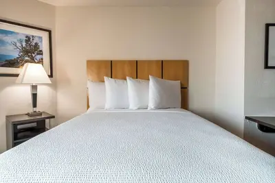 Image de Enjoy Daily Coffee & Cozy Beds in 2 Thoughtful, Pet-Friendly Suites