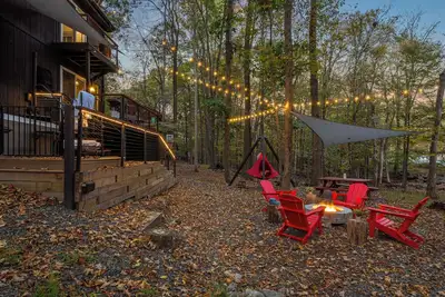 Image de Hot Tub, Lake Access + Community Amenities | Somerset Lodge by AvantStay