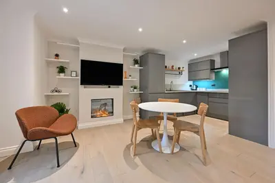 Image de Cosy 2-Bed Apartment in Frome Near Town Centre!