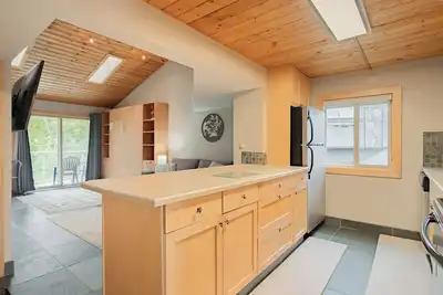 Image de #204 Upper Garden View Suite at Shorewater Resort, Qualicum Beach
