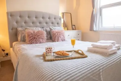 Image de 4 Bedroom Flat with high-speed Wi-Fi in North Acton Ealing West London