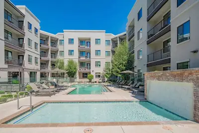 Image de Vibrant 1br | Uptown+Biltmore+Gym+Pool+Parking+W\/D
