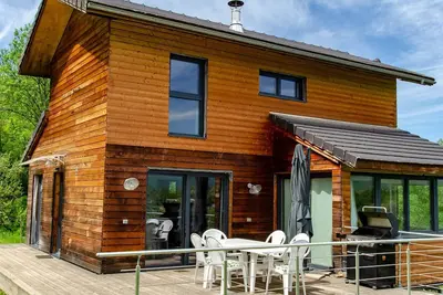 Image de La maison de Canlat. \nUn chalet tout confort idéal pour un séjour en famille.