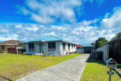 Image de Boat Access with short Walk to River, Pub, Park & fully fenced yard