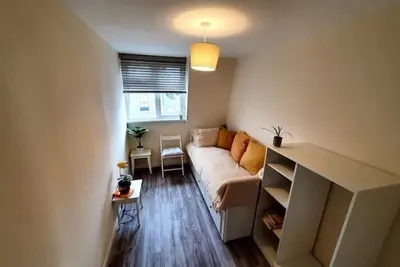 Image de Comfortable 3 bedroom top floor flat City Centre\n\n