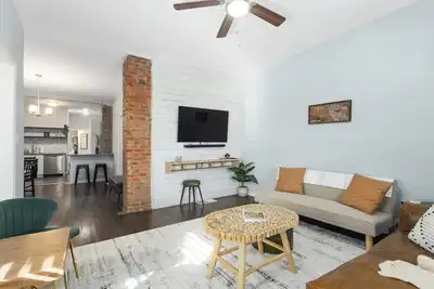 Image de Newly Remodeled 3bd/1ba near Crossroads Fenced Pets Welcome!