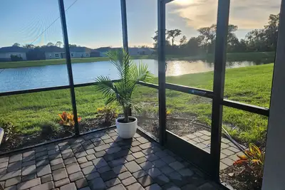 Image de Stunning Spring Break Sanctuary brand new 3-bedroom villa with Ac & lovely lanai