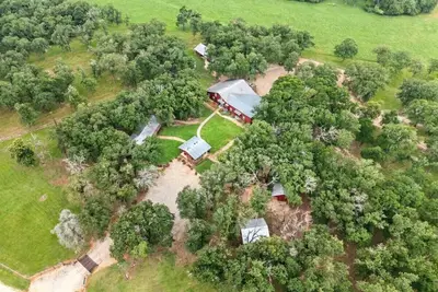 Image de Stunning 3, 000 Acre Exotic Game Ranch | Sleeps 36