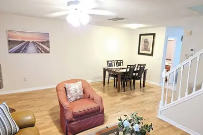 Image de 3br Retreat • Perfect for Groups • Near Downtown