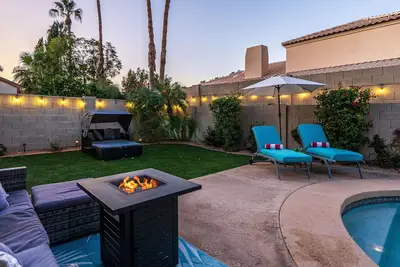 Image de Sunny Stay w/ Heated Pool & Pool Table — Walkable, Spring Training Close