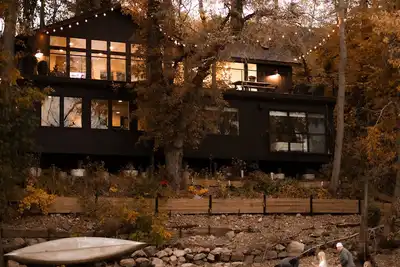 Image de Modern Home with private beach on St Croix River