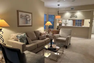 Image de Charming first floor, end unit condo in The Preserve at Woods Edge