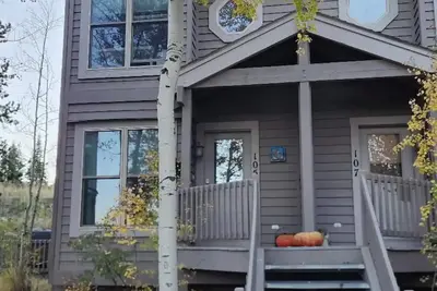 Image de Private modern home near skiing with hot tub\n\n