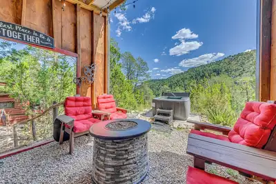 Image de Ruidoso Home w/ Loft & Private Hot Tub