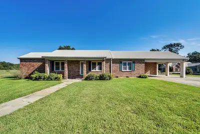 Image de 8 Mi to Lafayette: Dog-Friendly Home w\/ Large Yard