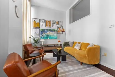 Image de Indy Urban Stay | Skywalk + Convention | Sleeps7