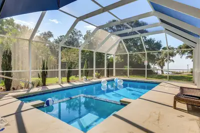 Image de Waterfront Gulf Coast Home w\/ Outdoor Oasis!
