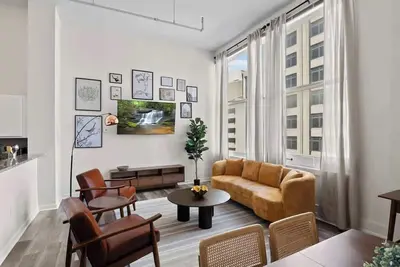 Image de IndyUrbanNest • Sleeps8 • Skywalk • Convention Ctr
