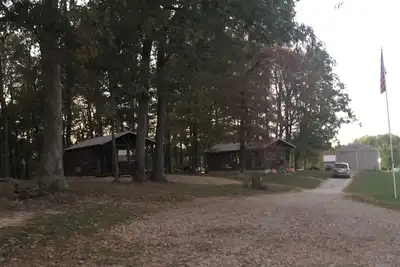 Image de Furnished cozy cabin open all year, near Taswell minutes from Patoka Lake