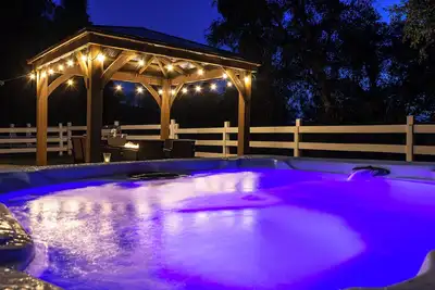 Yosemite & Bass Lake Sunset Villa w/ View with Hot tub, Pool table, Bbq, Golf\n