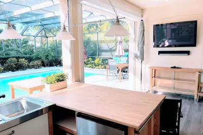 Image de Classic Arcades Heated Pool Home by Beach & Dining
