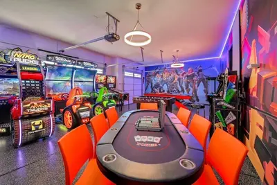 Image de Ultimate Fun Oasis 100k Arcade, Waterslide, Courts