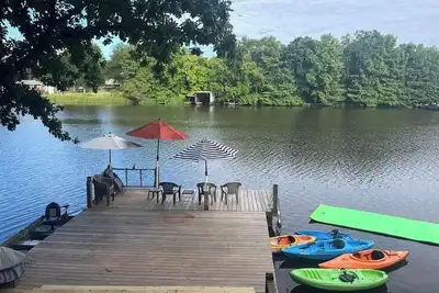 Image de Lakefront! Quiet escape from everyday life on the shore of a \"No-Wake\" lake!