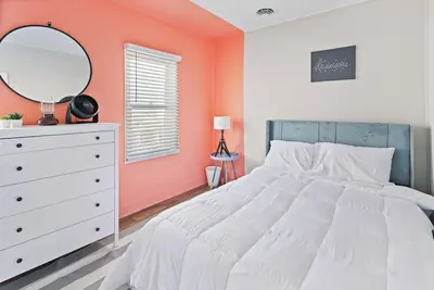 Image de 9br Beach Block Escape – Perfect for Large Groups!