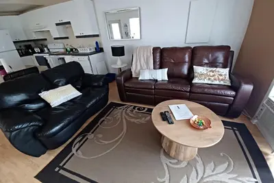 Image de L'accueillant, appartement entier, une combinaison entre ville et campagne