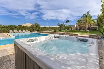Image de Villa 'Antica Aia Relax' avec piscine privée, Wi-Fi et climatisation