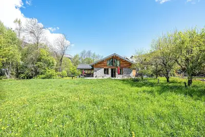 Chalet \"De L'alpette\" avec vue sur la montagne, terrasse privée et Wi-Fi