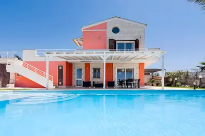 Image de Villa 'Marigù Con Spa E Piscina' avec vue sur la mer, Wi-Fi et climatisation